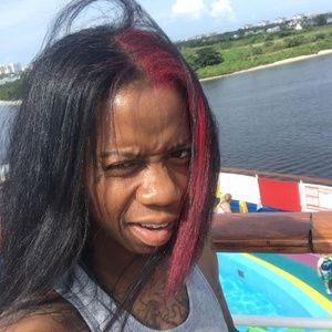 Meet your Posher, Kimika